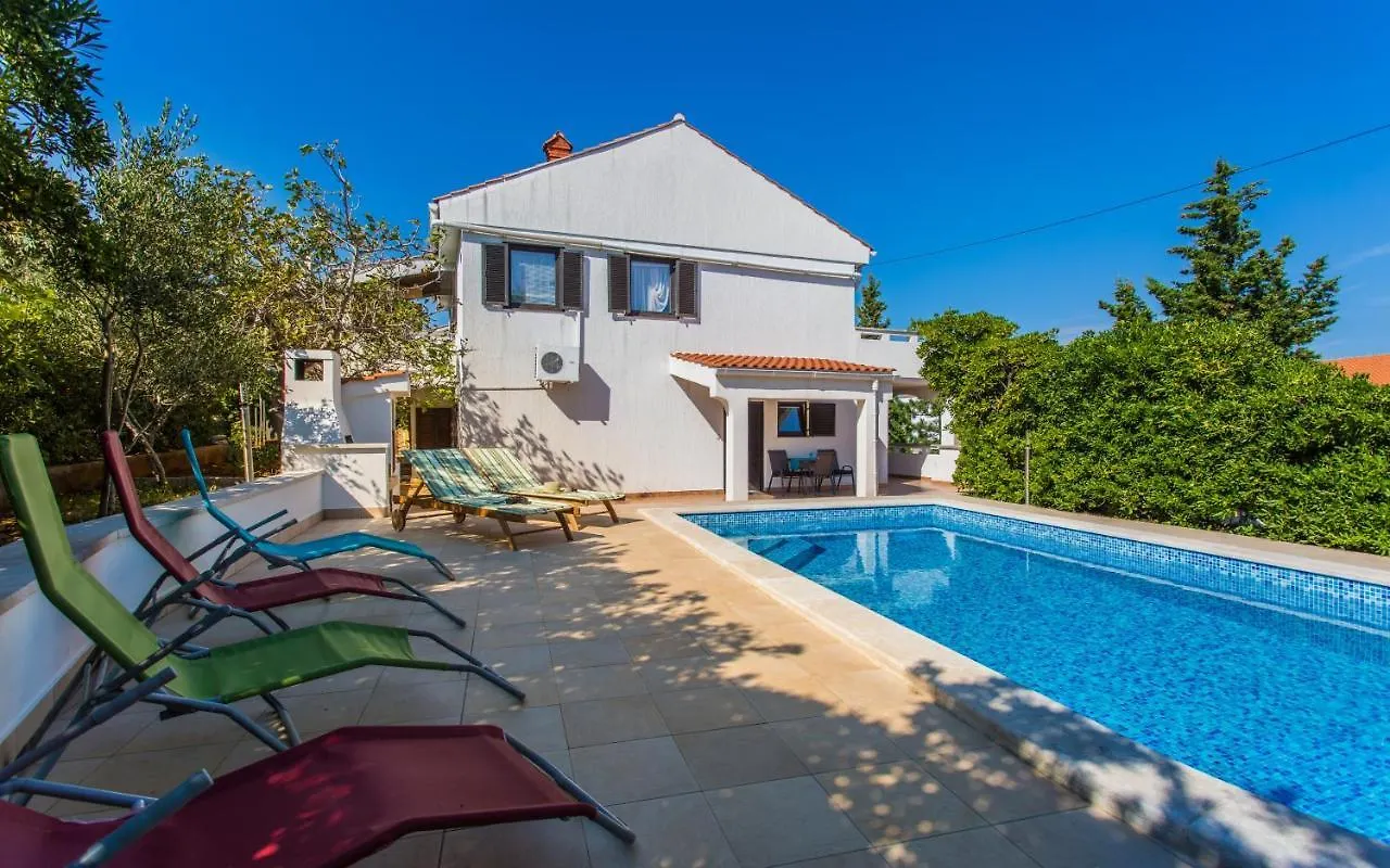 Family Friendly Apartments With A Swimming Pool Silo, Krk - 18677 Chorvatsko