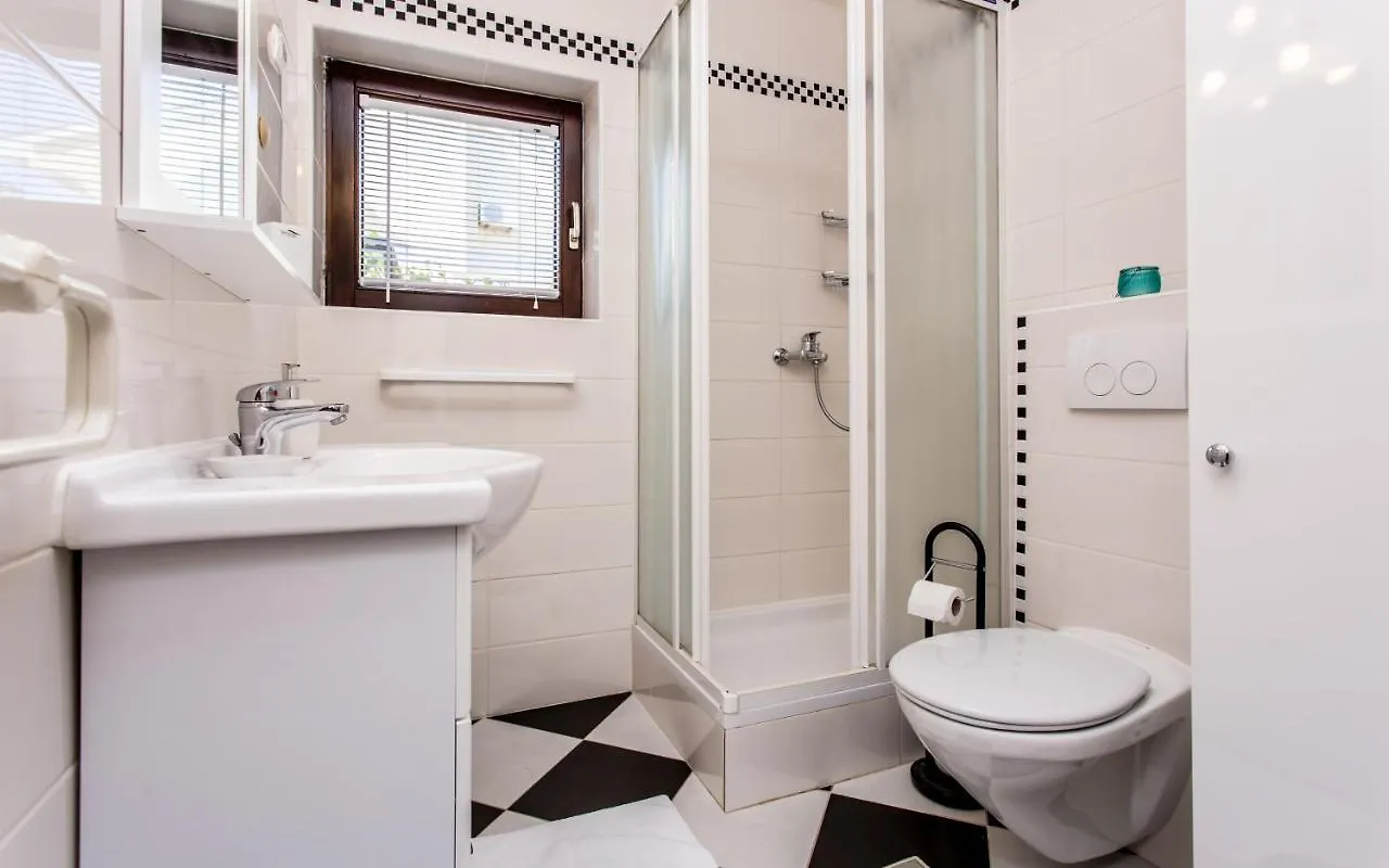 Family Friendly Apartments With A Swimming Pool Silo, Krk - 18677 Chorvatsko