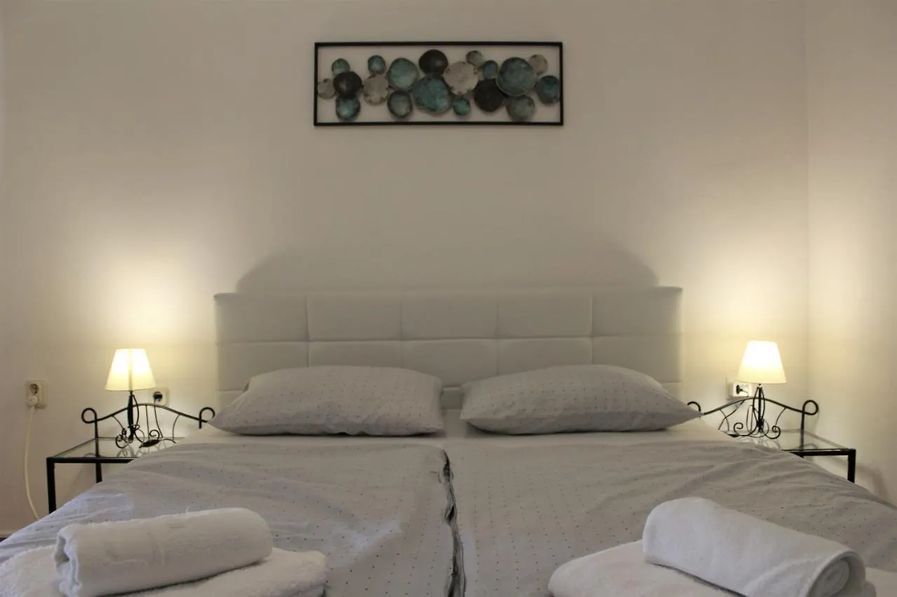 Family Friendly Apartments With A Swimming Pool Silo, Krk - 18677 Silo (Krk)