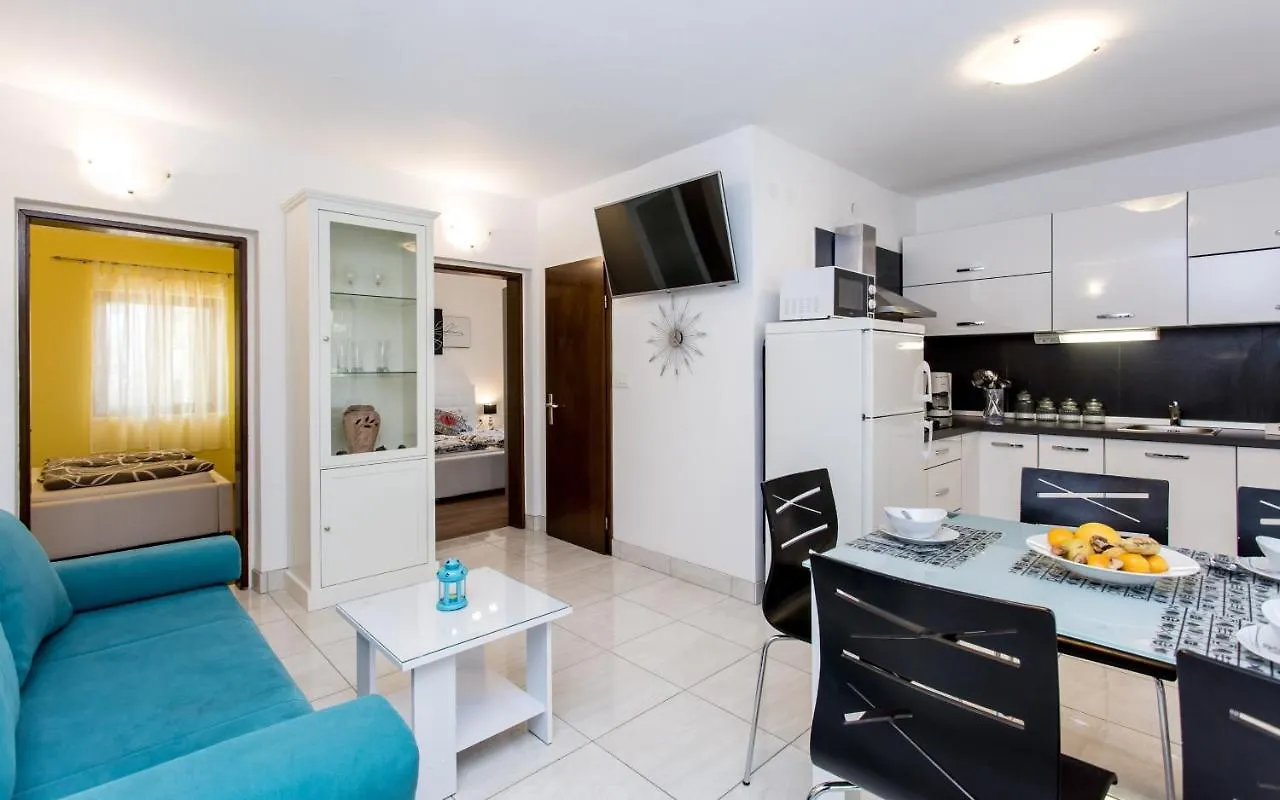 Family Friendly Apartments With A Swimming Pool Silo, Krk - 18677 Silo (Krk)